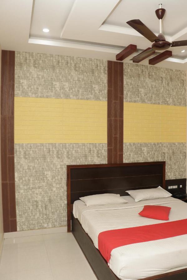 E S Residency Hotel Theni Zewnętrze zdjęcie