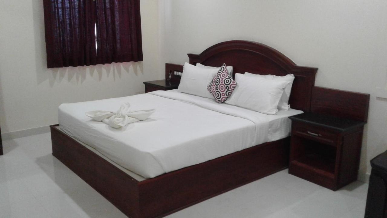 E S Residency Hotel Theni Zewnętrze zdjęcie