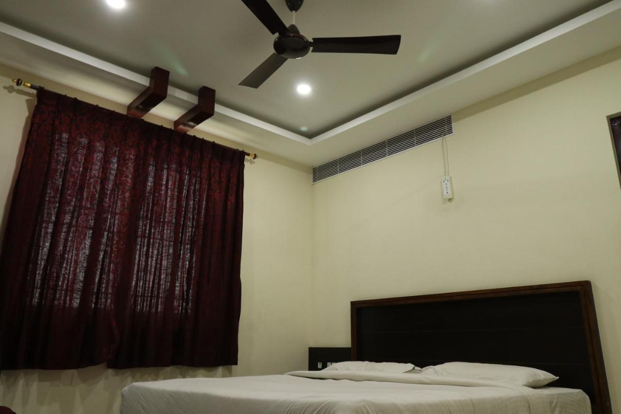 E S Residency Hotel Theni Zewnętrze zdjęcie